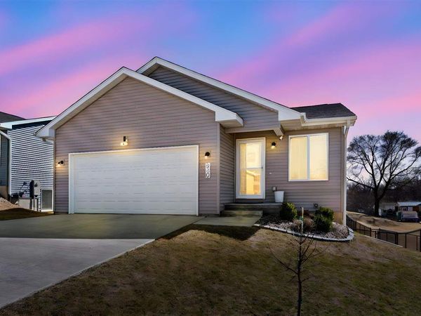 830 Nye Way, Coralville, IA 52241