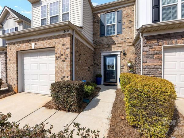 2434 Royal York Avenue, Charlotte, NC 28210