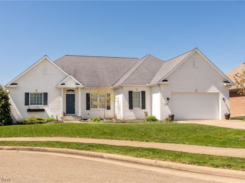 520 Pga Boulevard, New Philadelphia, OH 44663 Photo 1