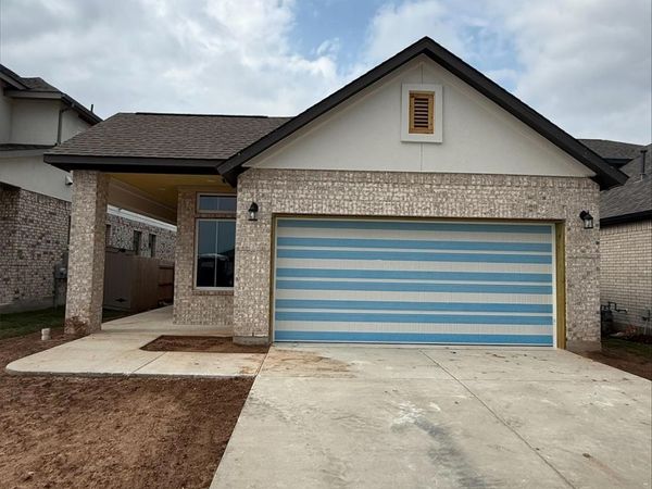 204 Bloomington Loop, Hutto, TX 78634