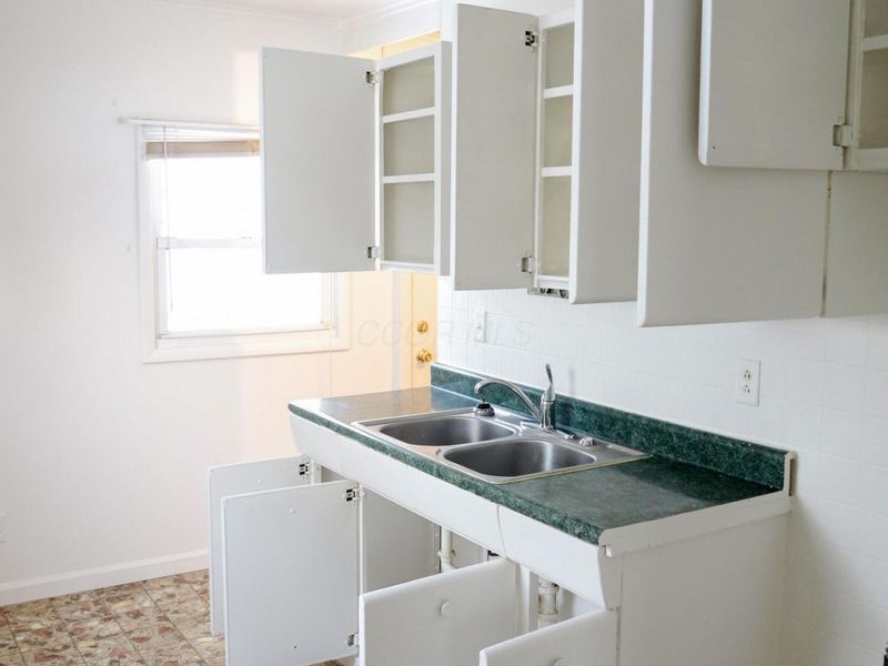 629 N Dawson Avenue , Columbus, OH 43219 Photo 3