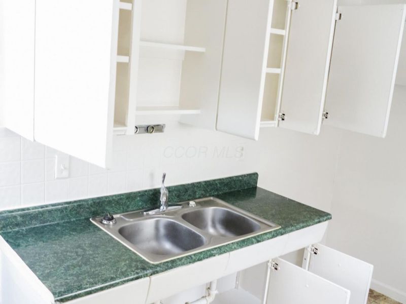 629 N Dawson Avenue , Columbus, OH 43219 Photo 4