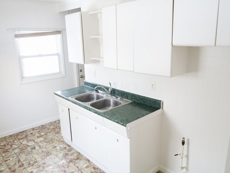 629 N Dawson Avenue , Columbus, OH 43219 Photo 5