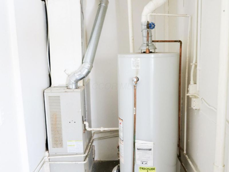 629 N Dawson Avenue , Columbus, OH 43219 Photo 9