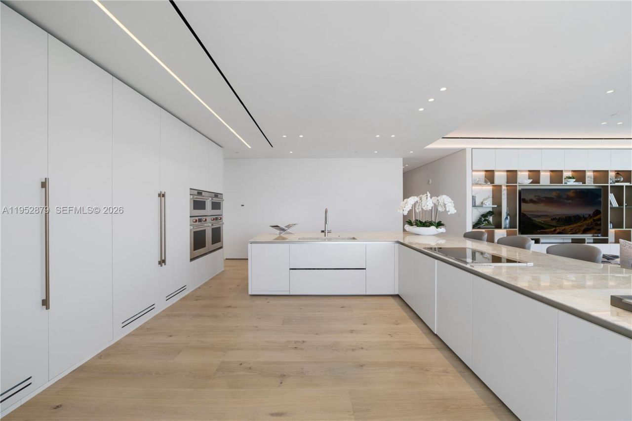 10203 Collins Ave , Unit 2701, Bal Harbour, FL 33154 Photo