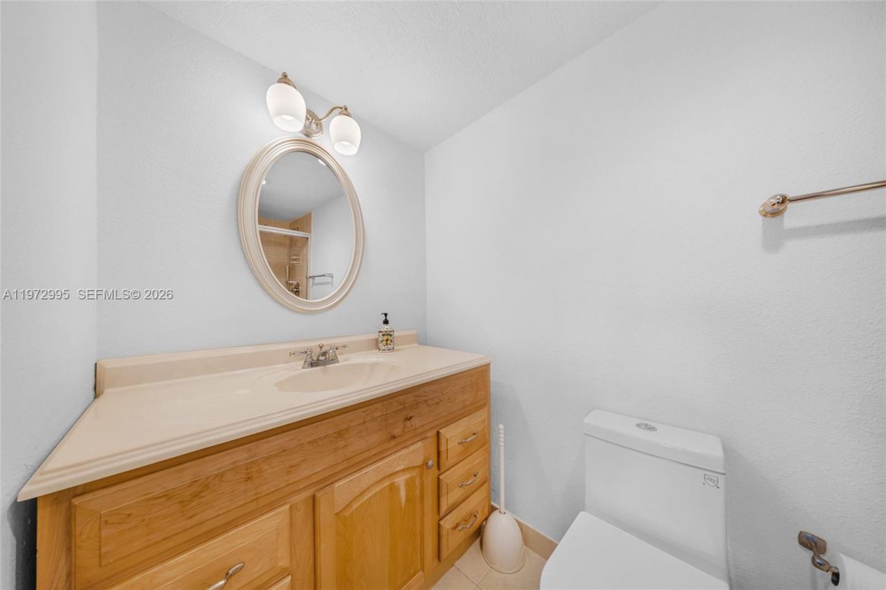 1825 S Ocean Dr , Unit 708, Hallandale Beach, FL 33009 Photo