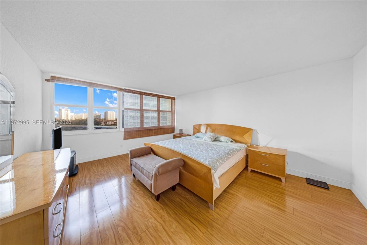 1825 S Ocean Dr , Unit 708, Hallandale Beach, FL 33009 Photo