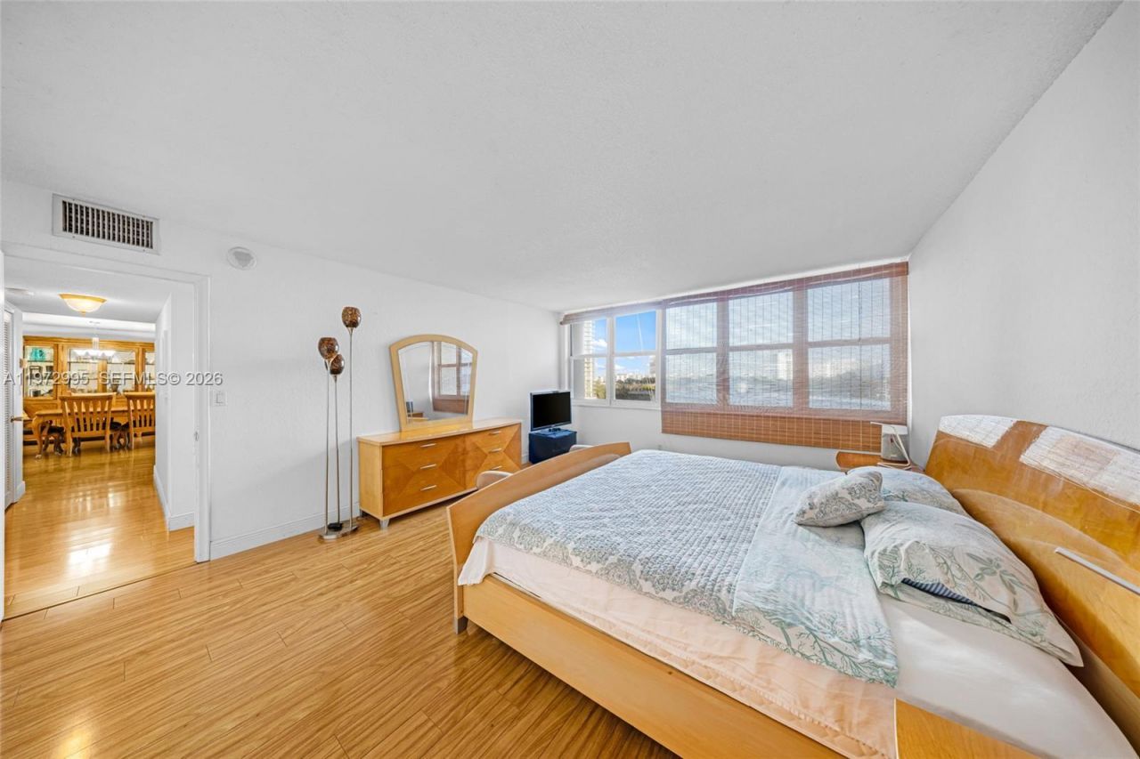 1825 S Ocean Dr , Unit 708, Hallandale Beach, FL 33009 Photo