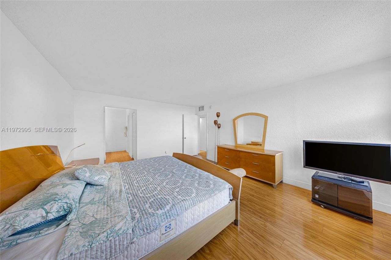 1825 S Ocean Dr , Unit 708, Hallandale Beach, FL 33009 Photo