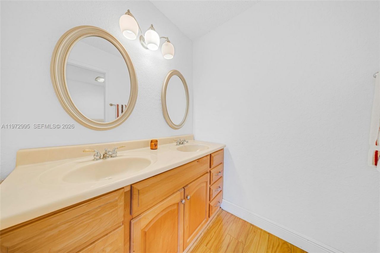 1825 S Ocean Dr , Unit 708, Hallandale Beach, FL 33009 Photo