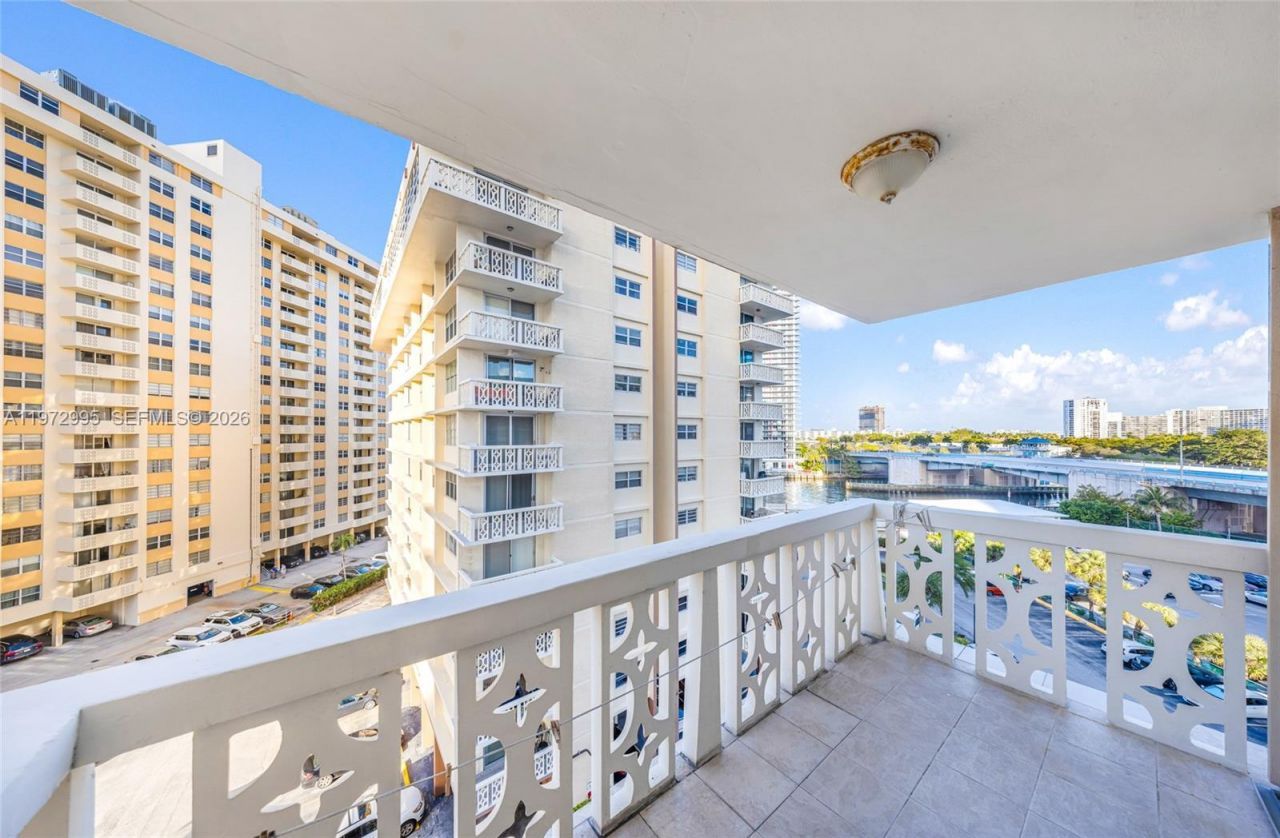 1825 S Ocean Dr , Unit 708, Hallandale Beach, FL 33009 Photo