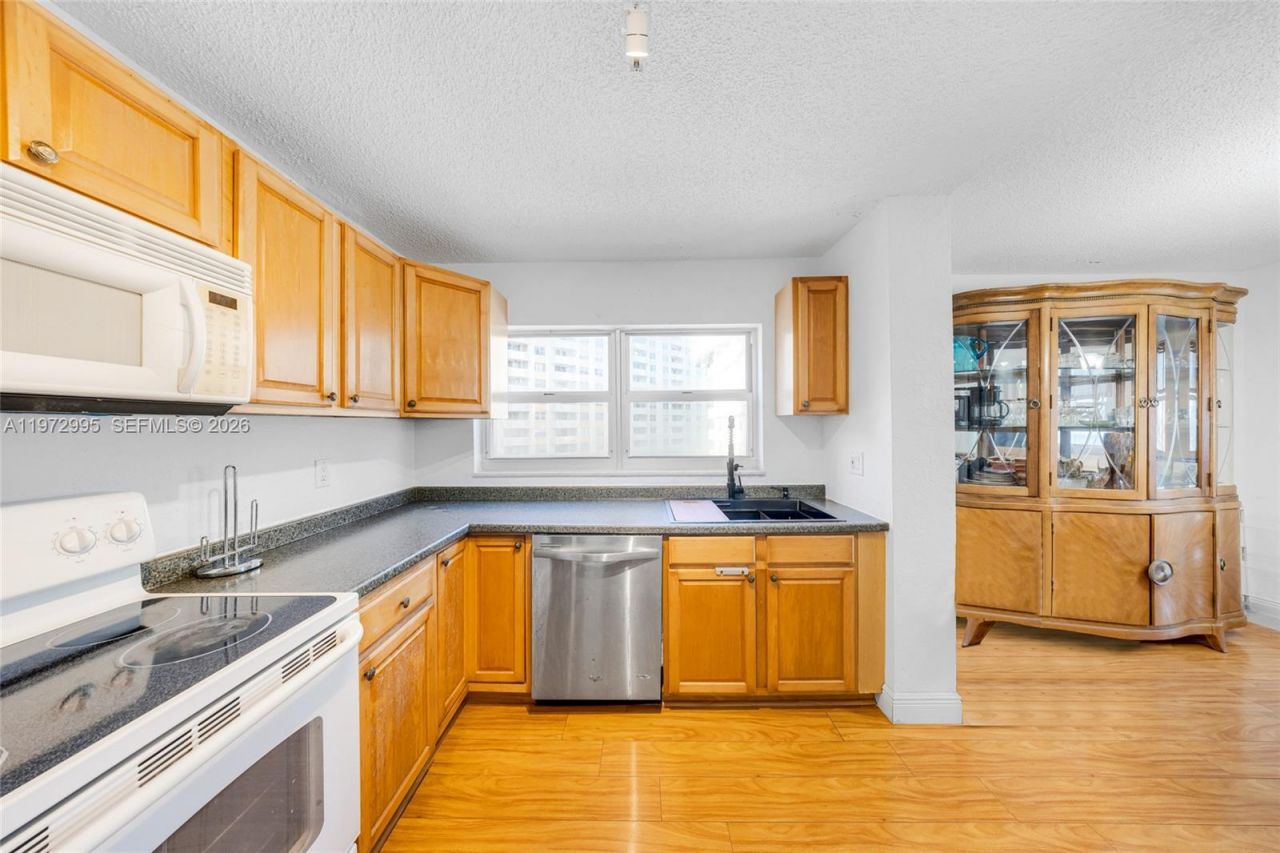 1825 S Ocean Dr , Unit 708, Hallandale Beach, FL 33009 Photo