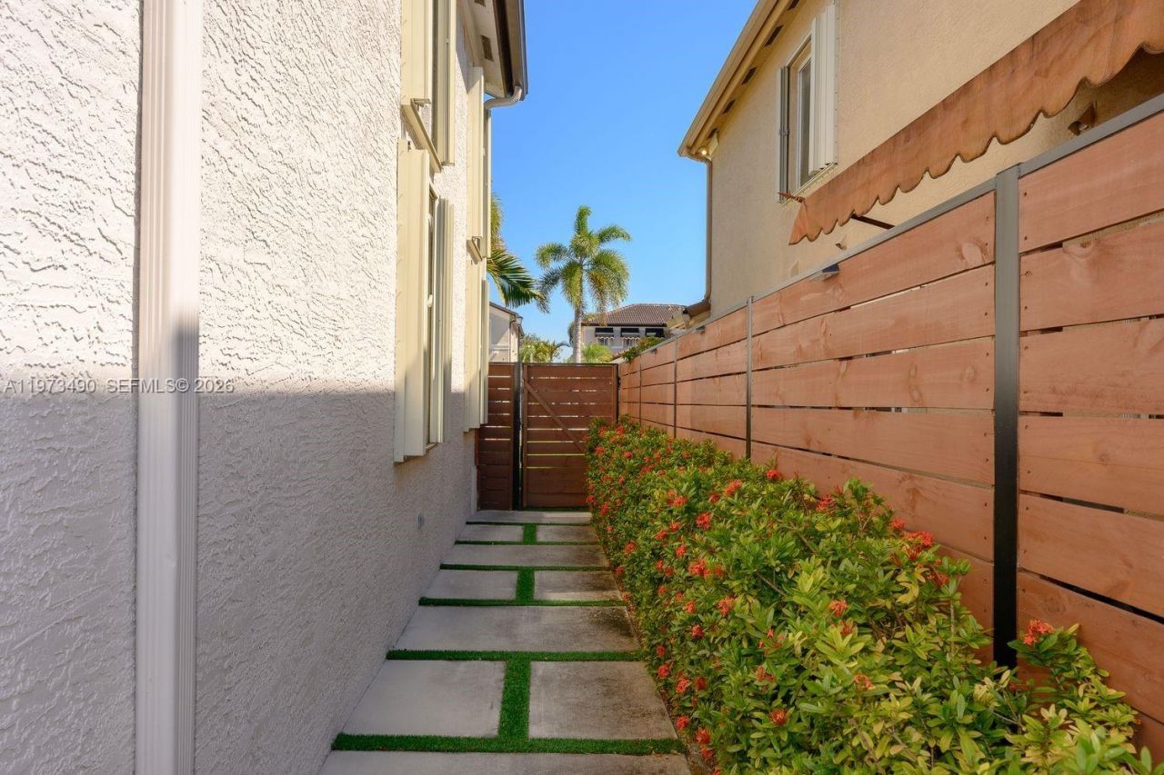 14336 SW 158th Pl , Miami, FL 33196 Photo