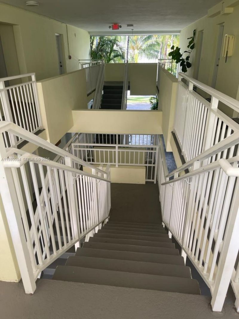 260 Sunrise Dr, Unit H, Key Biscayne, FL 33149 Photo