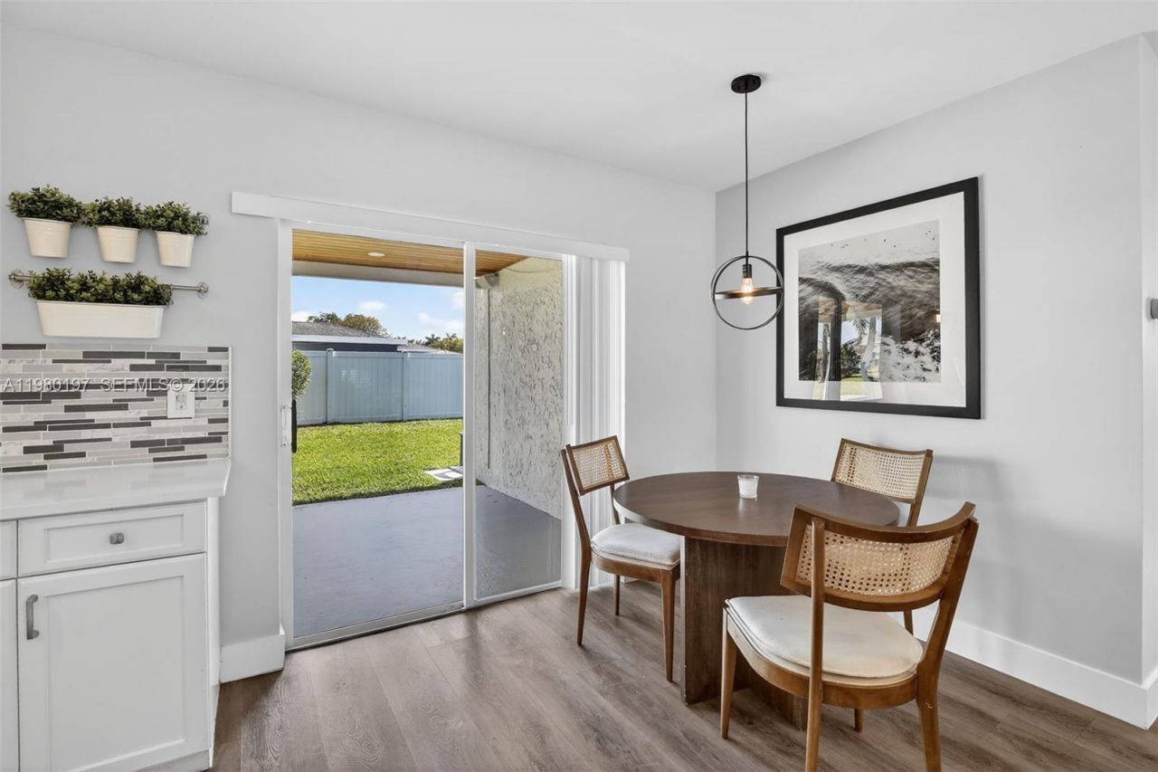 8008 NW 101st Ave, Tamarac, FL 33321 Photo