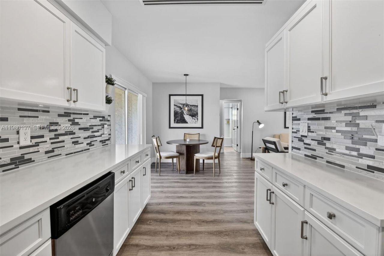 8008 NW 101st Ave, Tamarac, FL 33321 Photo