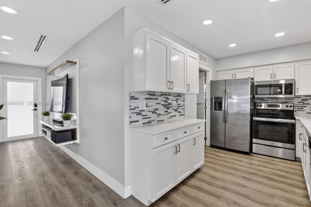 8008 NW 101st Ave, Tamarac, FL 33321 Photo