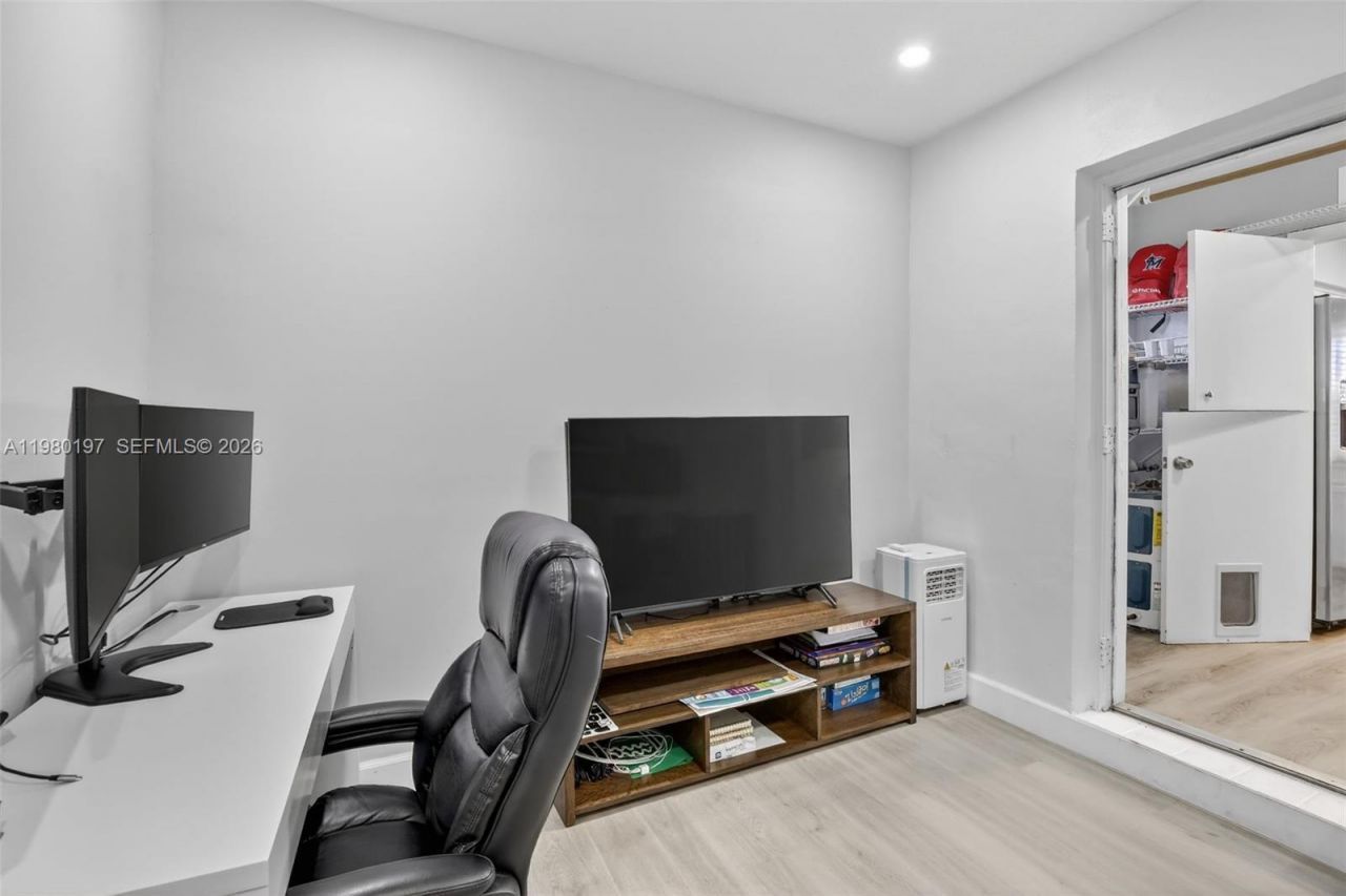 8008 NW 101st Ave, Tamarac, FL 33321 Photo