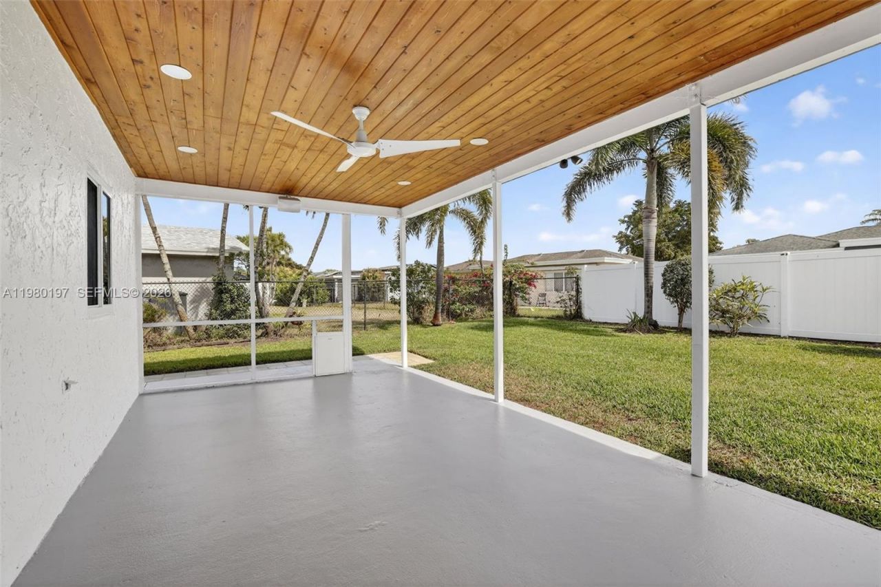 8008 NW 101st Ave, Tamarac, FL 33321 Photo