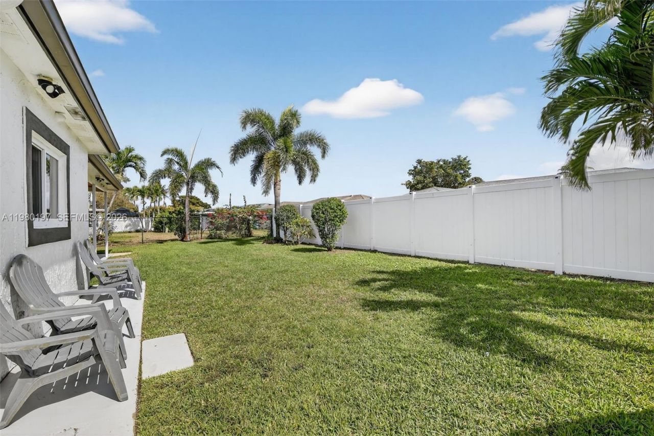 8008 NW 101st Ave, Tamarac, FL 33321 Photo