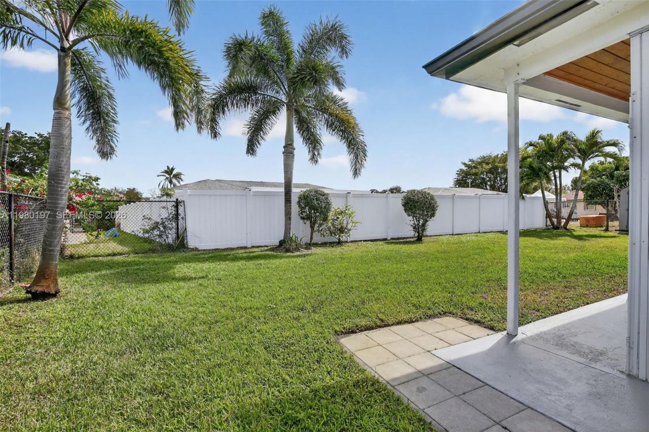 8008 NW 101st Ave, Tamarac, FL 33321 Photo