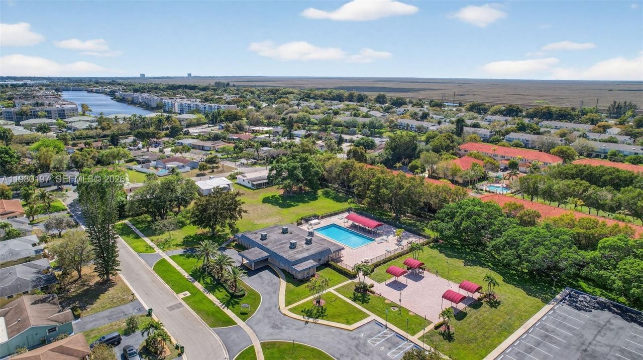 8008 NW 101st Ave, Tamarac, FL 33321 Photo