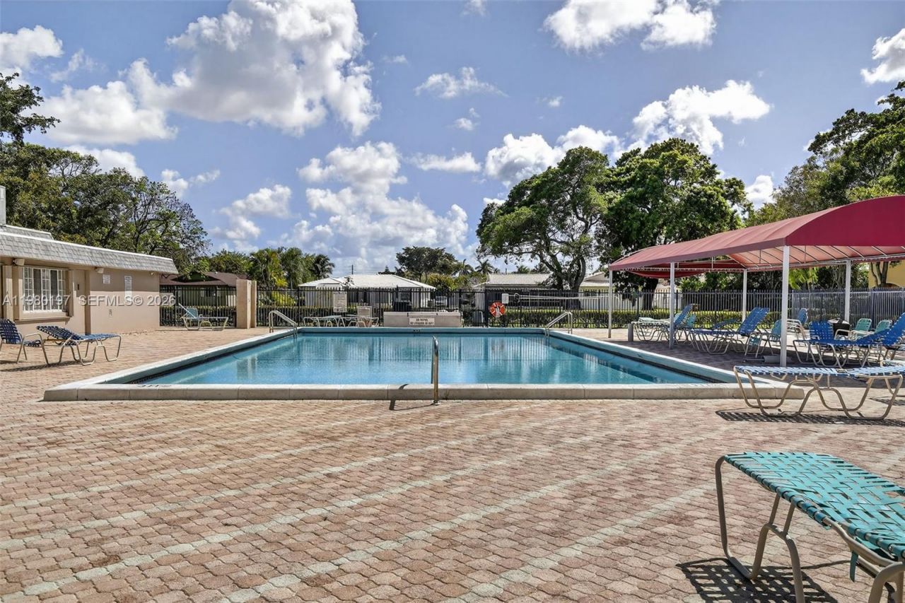 8008 NW 101st Ave, Tamarac, FL 33321 Photo