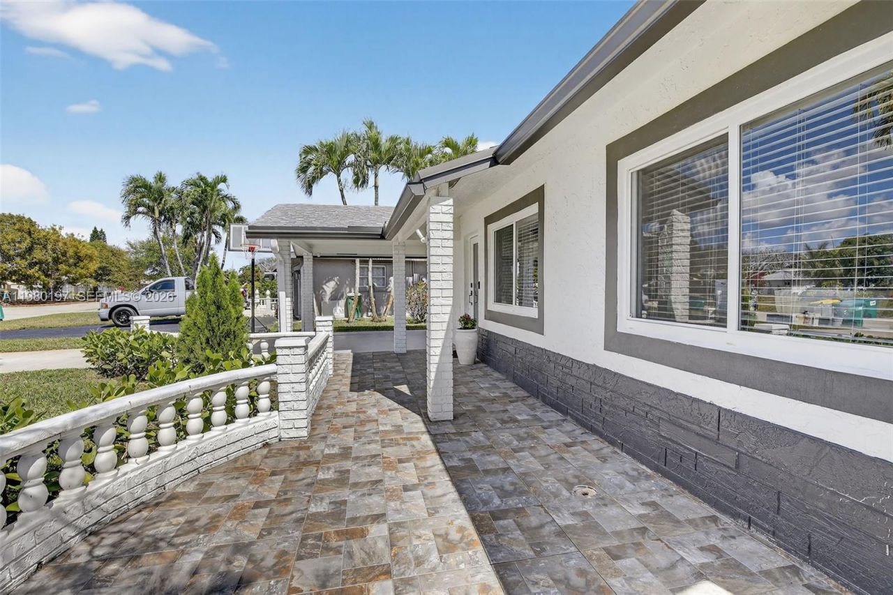 8008 NW 101st Ave, Tamarac, FL 33321 Photo