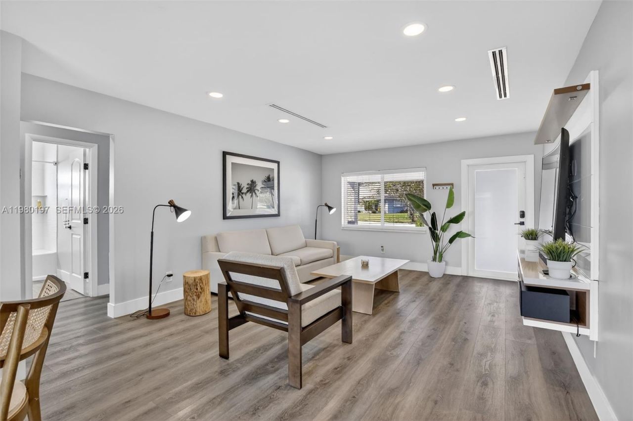 8008 NW 101st Ave, Tamarac, FL 33321 Photo