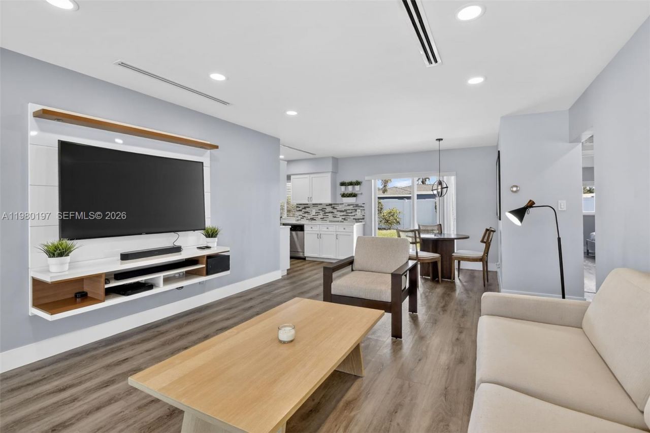 8008 NW 101st Ave, Tamarac, FL 33321 Photo