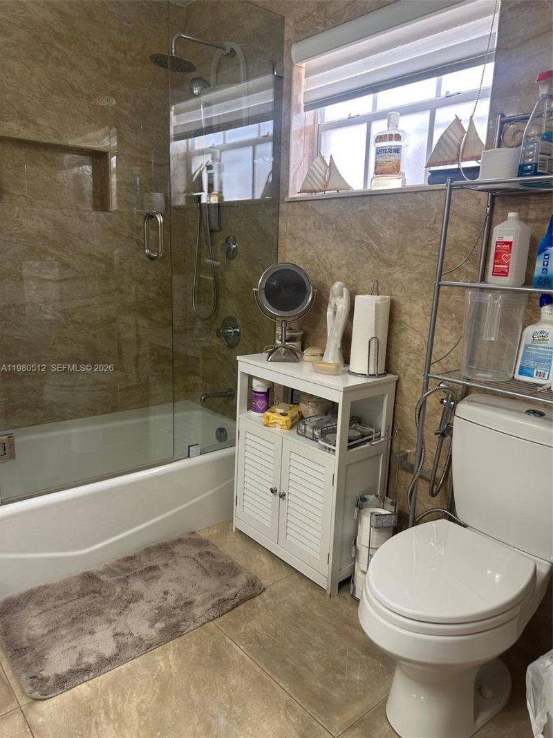 2501 W 73rd Pl, Hialeah, FL 33016 Photo