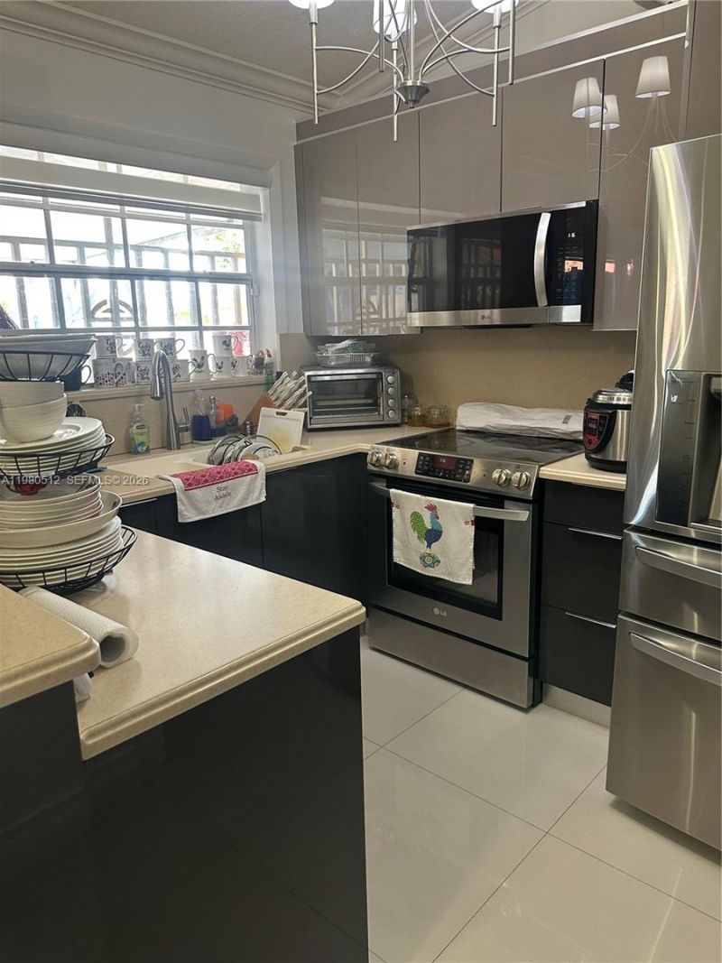 2501 W 73rd Pl, Hialeah, FL 33016 Photo