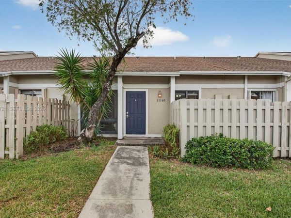 11160 NW 37th St , Sunrise, FL 33351