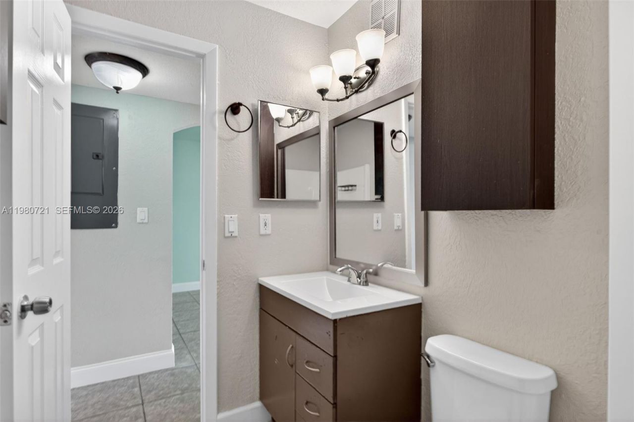 11160 NW 37th St, Sunrise, FL 33351 Photo