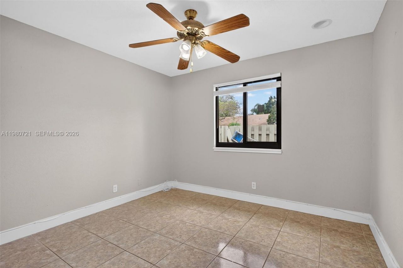 11160 NW 37th St, Sunrise, FL 33351 Photo