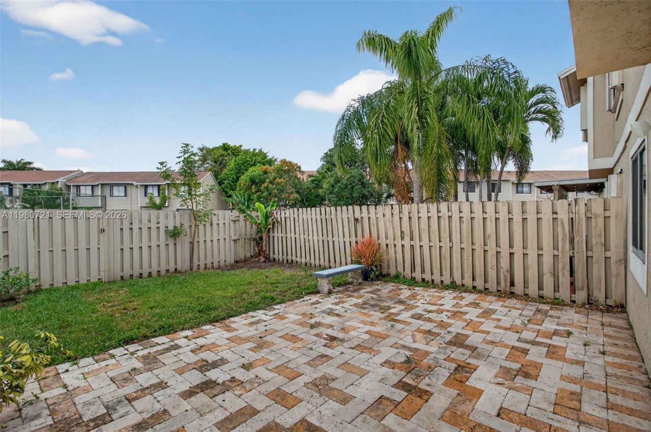 11160 NW 37th St, Sunrise, FL 33351 Photo
