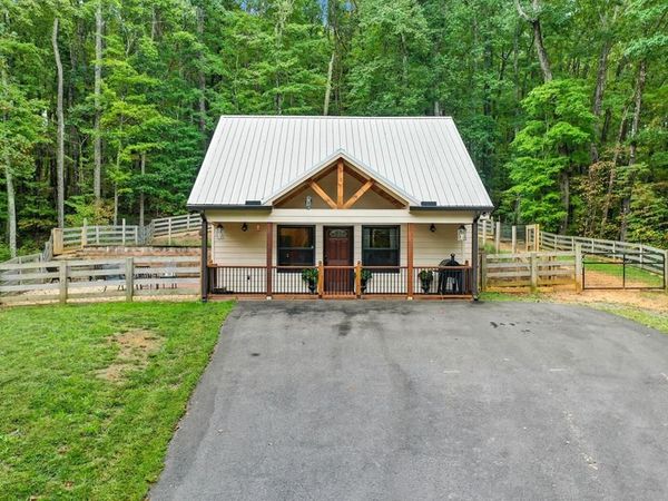 415 Woods Road, Talking Rock, GA 30175
