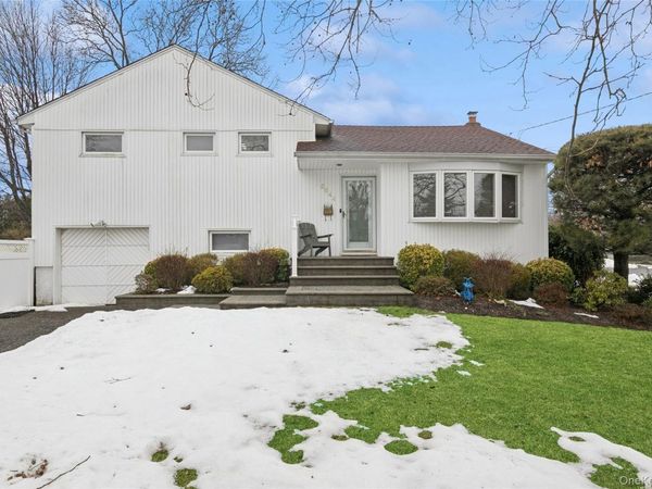 2644 Pine Court , North Bellmore, NY 11710