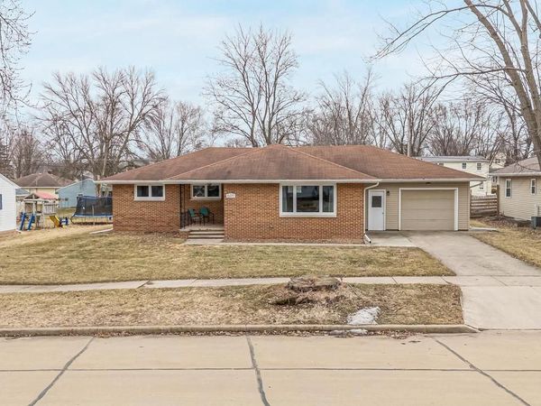 609 W 8TH STREET, Kaukauna, WI 54130