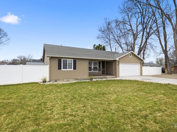 629 Lake Lowell, Nampa, ID 83686