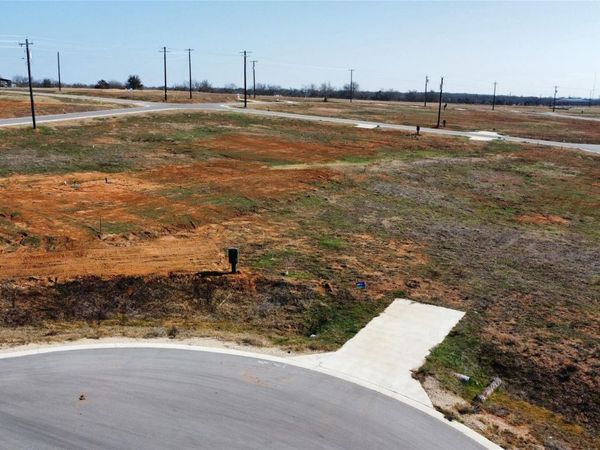 104 Sonoma DR , Elgin, TX 78621