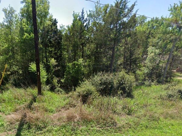 195 Lamaloa LN, Bastrop, TX 78602