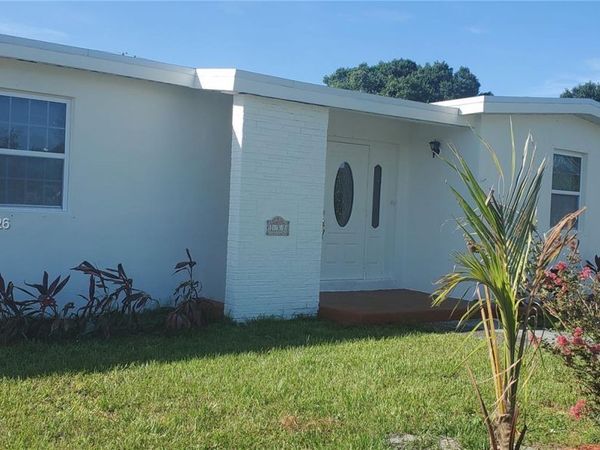 131 SE Serenata Ct , Port St. Lucie, FL 34983