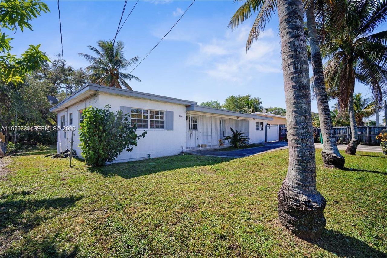 1780 NE 146th St, Unit A, Miami, FL 33181 Photo