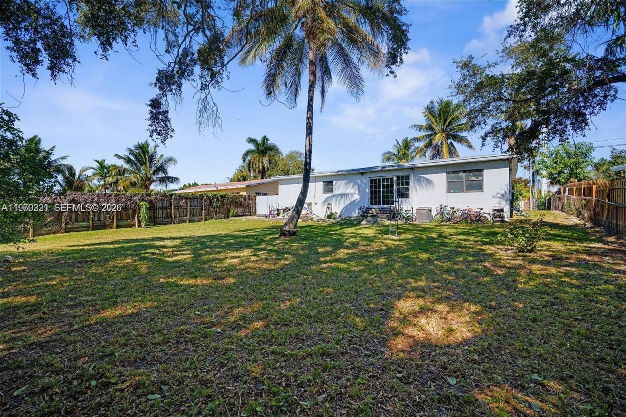 1780 NE 146th St, Unit A, Miami, FL 33181 Photo