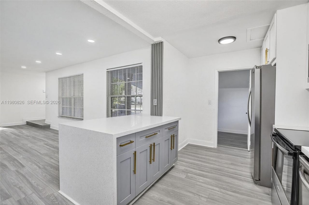 7120 Allen St , Hollywood, FL 33024 Photo