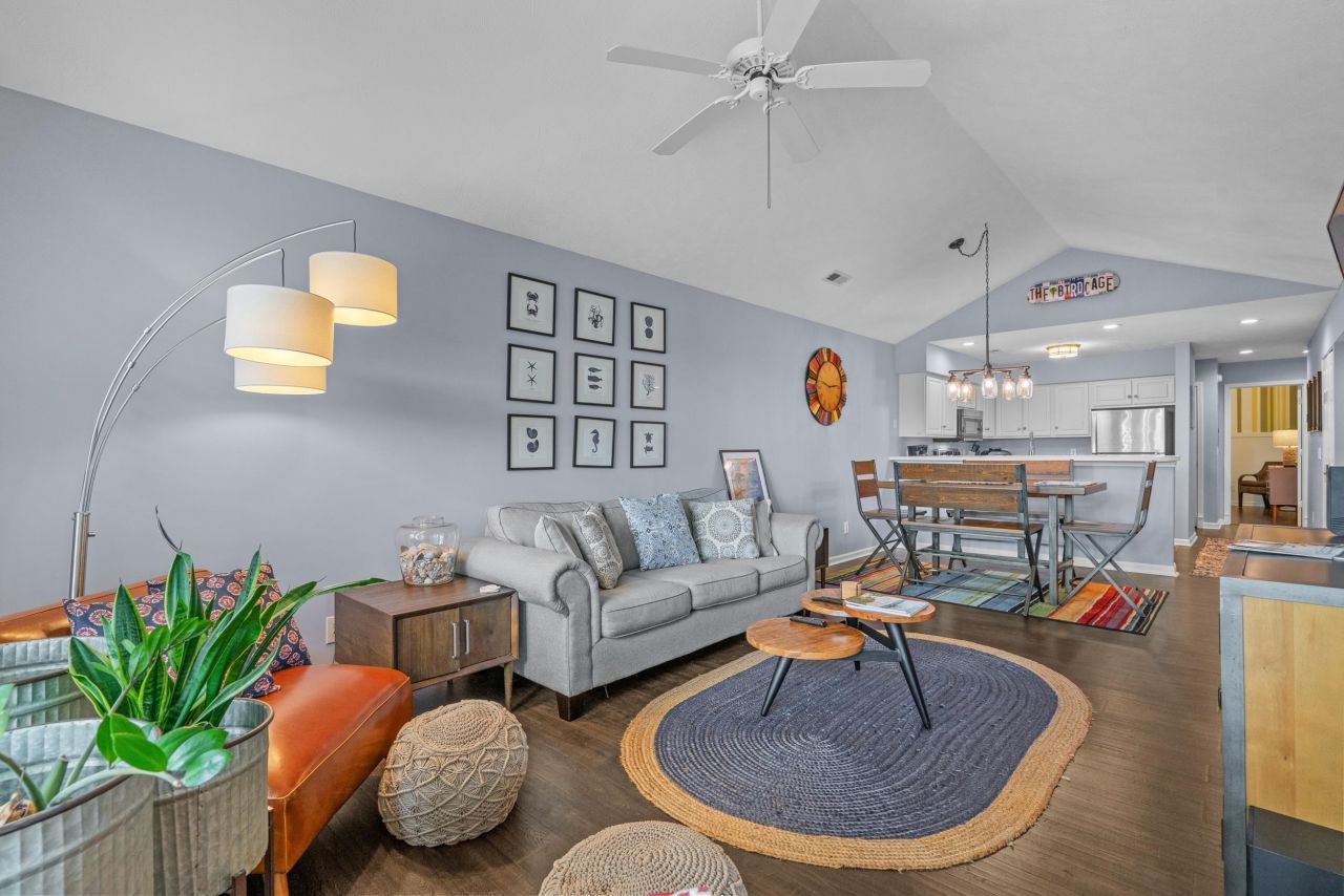 448 Pinehurst Ln. Photo 11