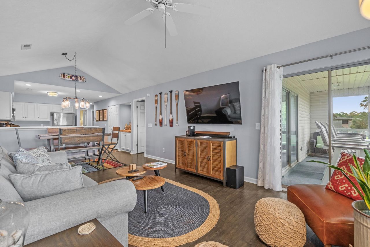 448 Pinehurst Ln. Photo 12