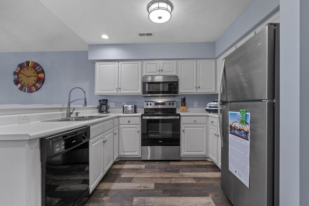 448 Pinehurst Ln. Photo 17