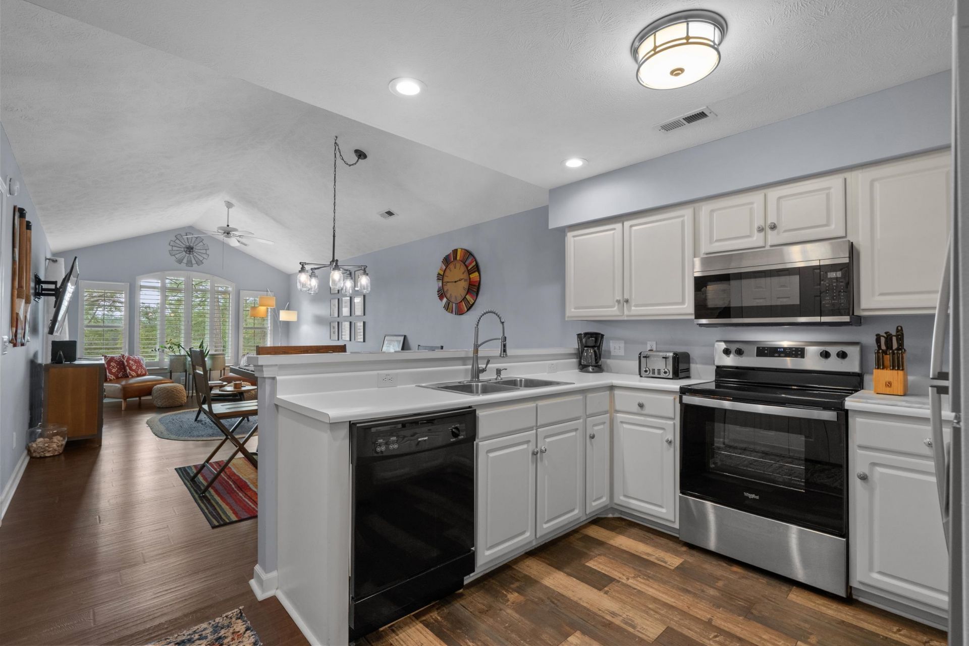 448 Pinehurst Ln. Photo 8
